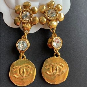 SOLD Chanel vintage flower CC crystal clip on earrings